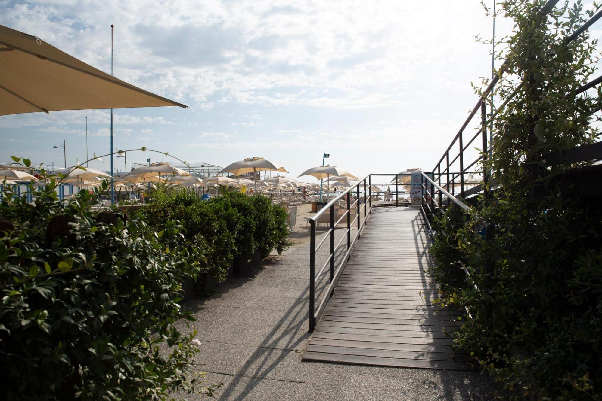 Hotel Garden Lido Loano Exterior foto